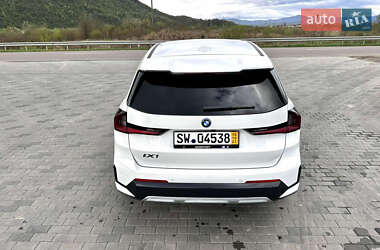 Внедорожник / Кроссовер BMW iX1 2024 в 
