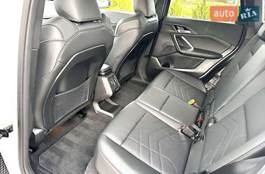 Внедорожник / Кроссовер BMW iX1 2024 в 