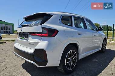Позашляховик / Кросовер BMW iX1 2025 в 