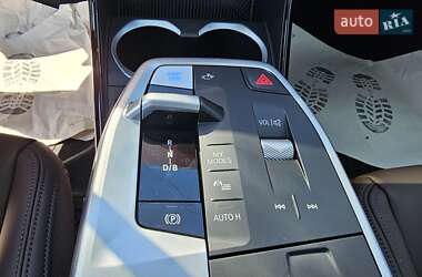 Позашляховик / Кросовер BMW iX1 2025 в 
