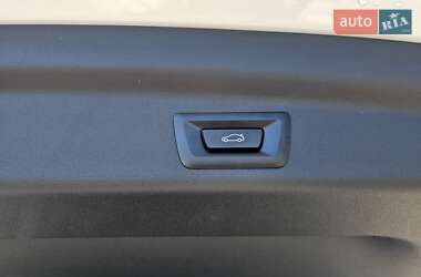 Позашляховик / Кросовер BMW iX1 2025 в 