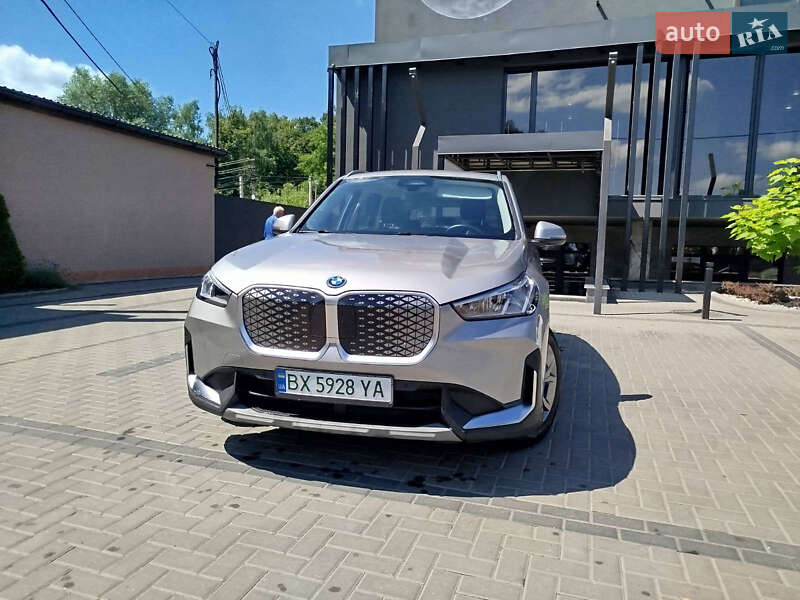 Внедорожник / Кроссовер BMW iX1 2023 в 