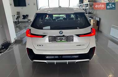 Внедорожник / Кроссовер BMW iX1 2025 в 