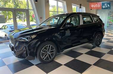 Позашляховик / Кросовер BMW iX1 2025 в 