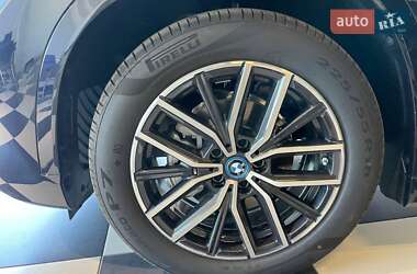 Позашляховик / Кросовер BMW iX1 2025 в 