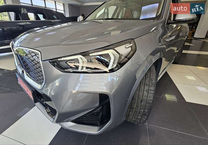 BMW iX1 2023