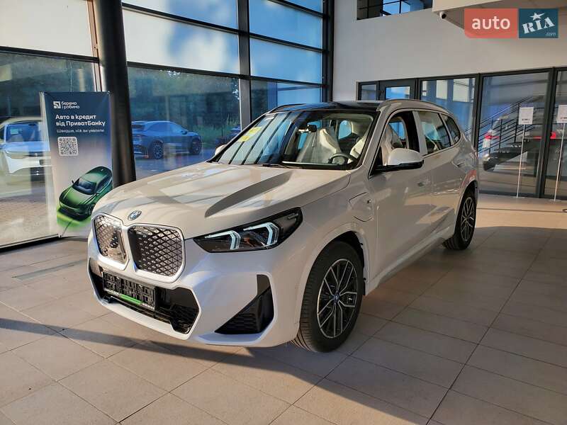 BMW iX1 2025