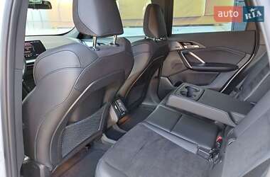 Позашляховик / Кросовер BMW iX1 2024 в 
