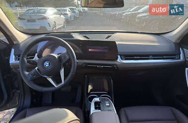Внедорожник / Кроссовер BMW iX1 2023 в 