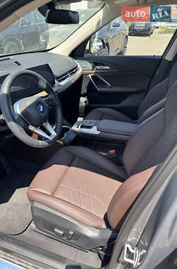 Внедорожник / Кроссовер BMW iX1 2023 в 