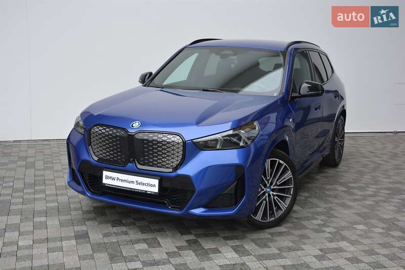 Внедорожник / Кроссовер BMW iX1 2024 в 