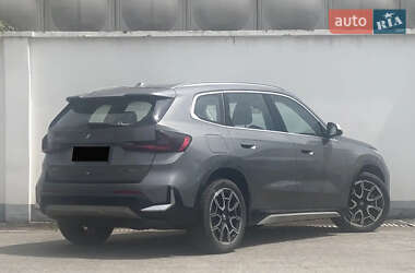 Внедорожник / Кроссовер BMW iX1 2023 в 