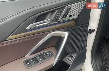 Внедорожник / Кроссовер BMW iX1 2023 в 