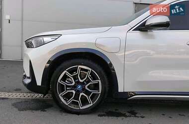 Внедорожник / Кроссовер BMW iX1 2023 в 