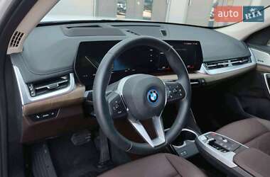 Внедорожник / Кроссовер BMW iX1 2023 в 