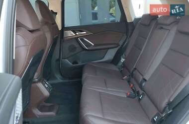 Внедорожник / Кроссовер BMW iX1 2023 в 