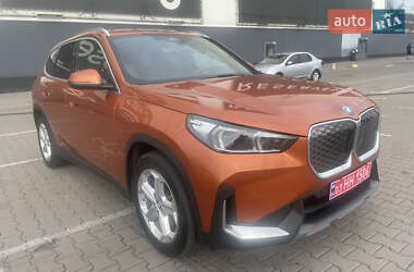 Внедорожник / Кроссовер BMW iX1 2024 в 