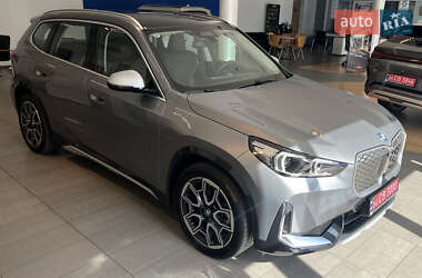 Внедорожник / Кроссовер BMW iX1 2023 в 