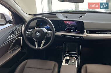 Внедорожник / Кроссовер BMW iX1 2023 в 
