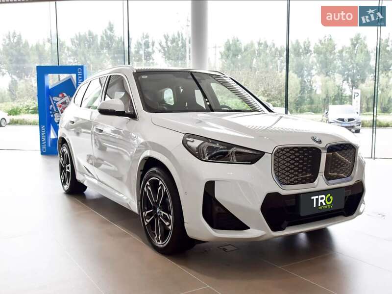Внедорожник / Кроссовер BMW iX1 2023 в 