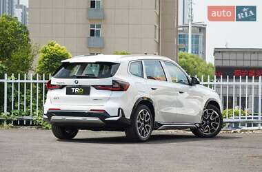 Внедорожник / Кроссовер BMW iX1 2023 в 