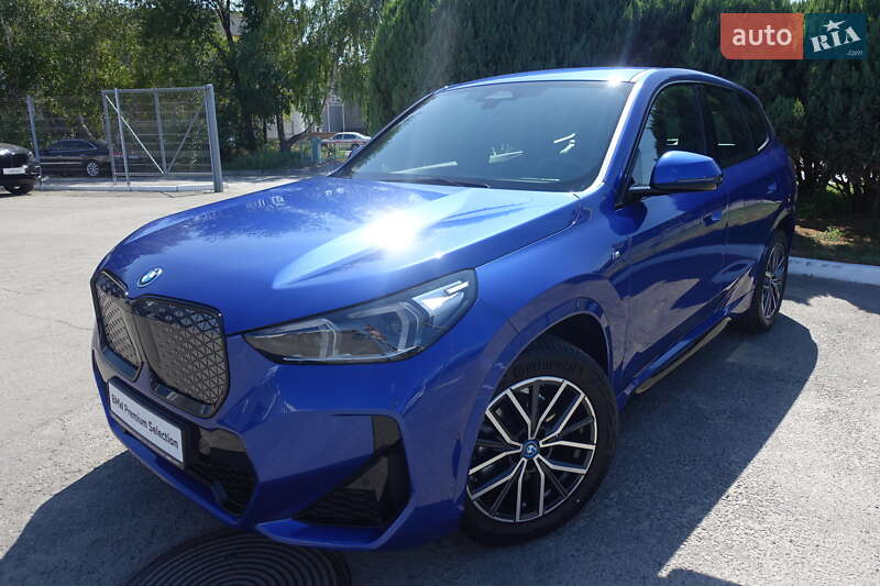 Внедорожник / Кроссовер BMW iX1 2024 в 