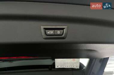 Позашляховик / Кросовер BMW iX1 2023 в 