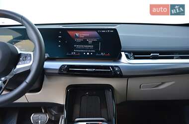 Позашляховик / Кросовер BMW iX1 2025 в 