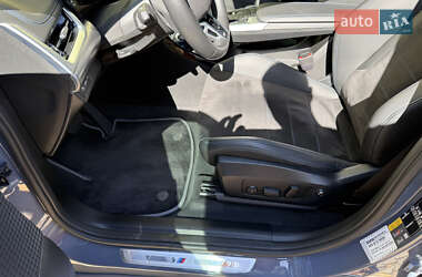 Внедорожник / Кроссовер BMW iX1 2023 в 
