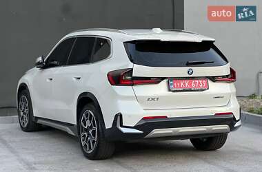 Внедорожник / Кроссовер BMW iX1 2023 в 