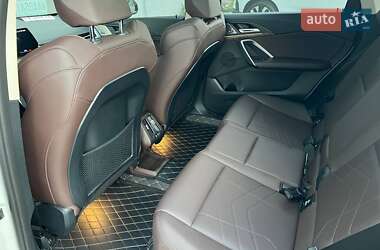 Внедорожник / Кроссовер BMW iX1 2023 в 