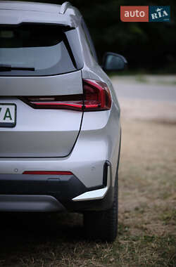 Внедорожник / Кроссовер BMW iX1 2023 в 