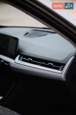 Внедорожник / Кроссовер BMW iX1 2023 в 