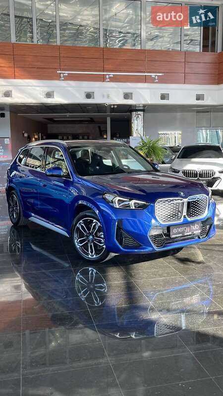 Внедорожник / Кроссовер BMW iX1 2023 в 
