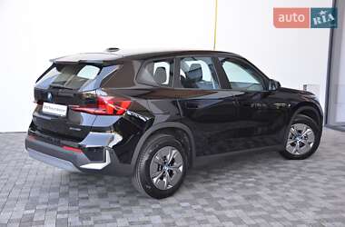 Внедорожник / Кроссовер BMW iX1 2024 в 