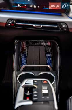 Внедорожник / Кроссовер BMW iX1 2023 в 