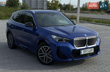 Внедорожник / Кроссовер BMW iX1 2022 в 
