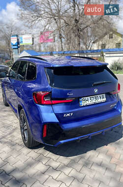 Внедорожник / Кроссовер BMW iX1 2023 в 