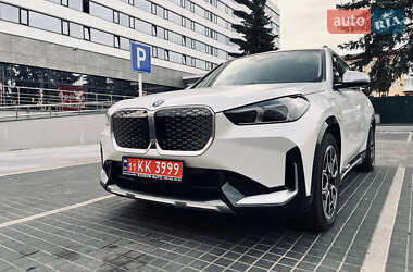 Внедорожник / Кроссовер BMW iX1 2023 в 