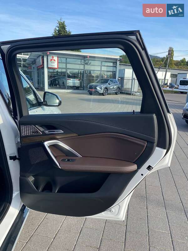 Внедорожник / Кроссовер BMW iX1 2023 в Мукачево