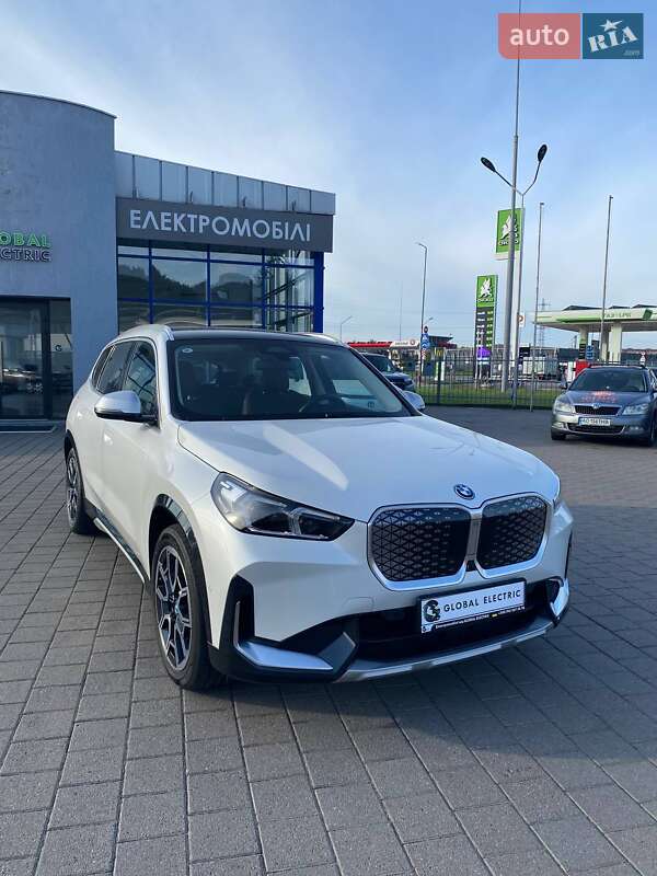 Внедорожник / Кроссовер BMW iX1 2023 в Мукачево