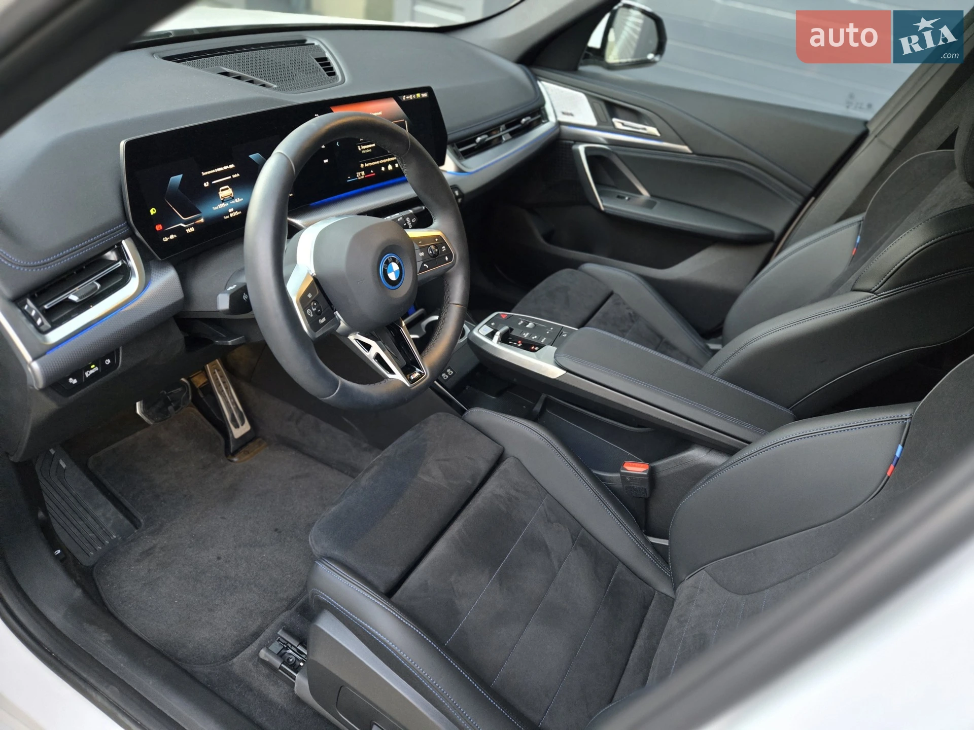 2025 BMW iX1 - мініатюра 11