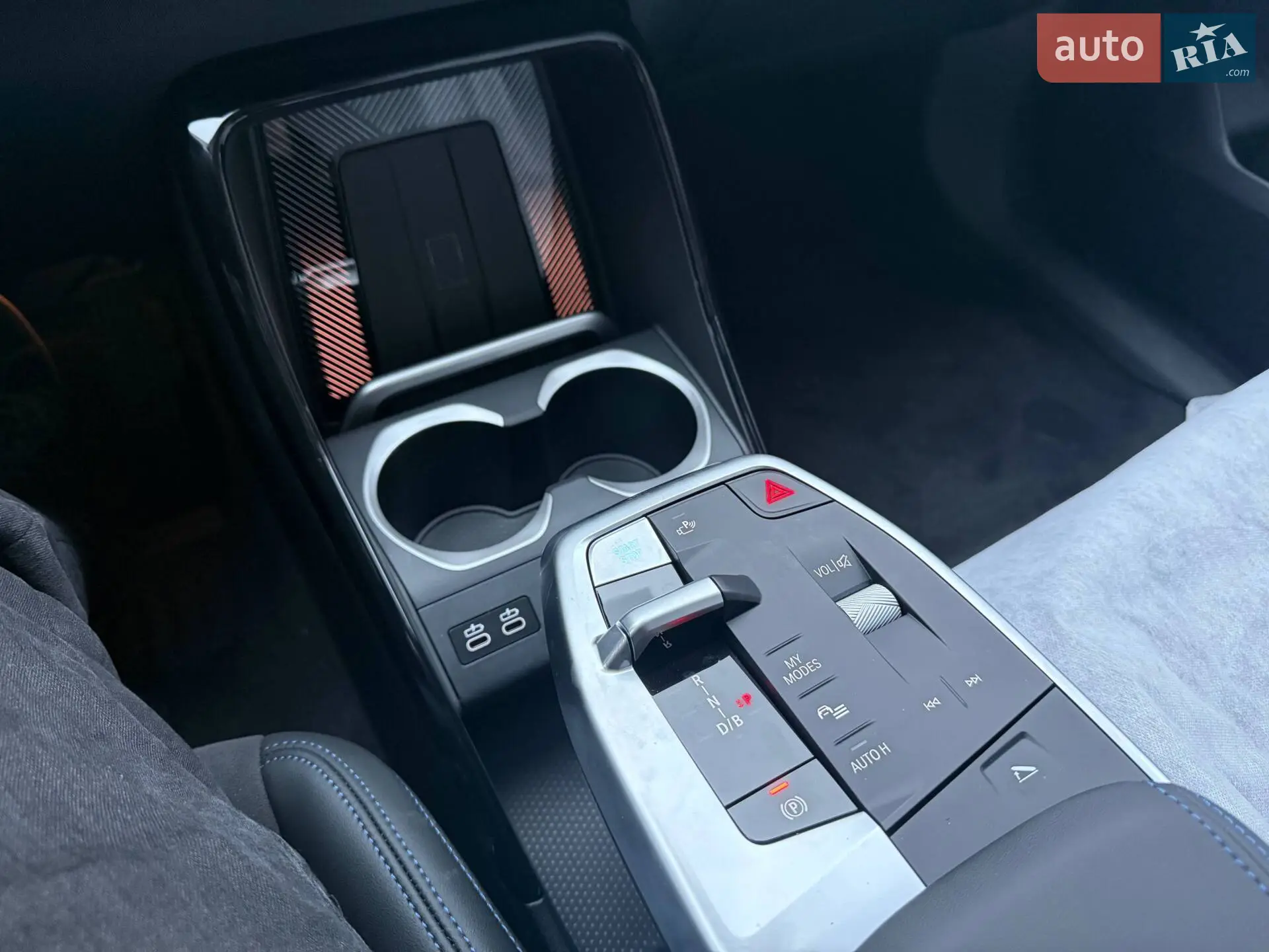 2025 BMW iX1 - мініатюра 20