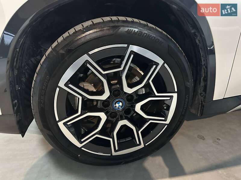 Внедорожник / Кроссовер BMW iX1 2023 в Львове
