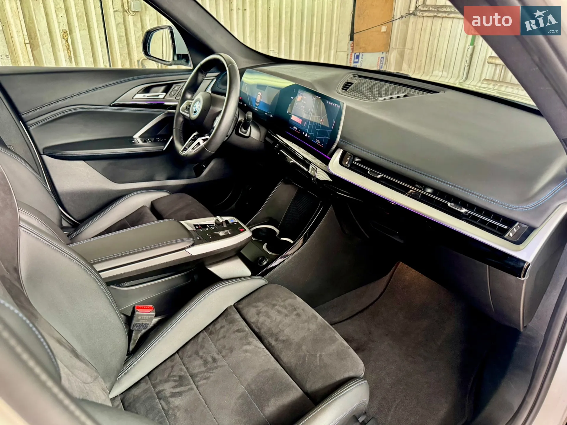2024 BMW iX1 - мініатюра 10