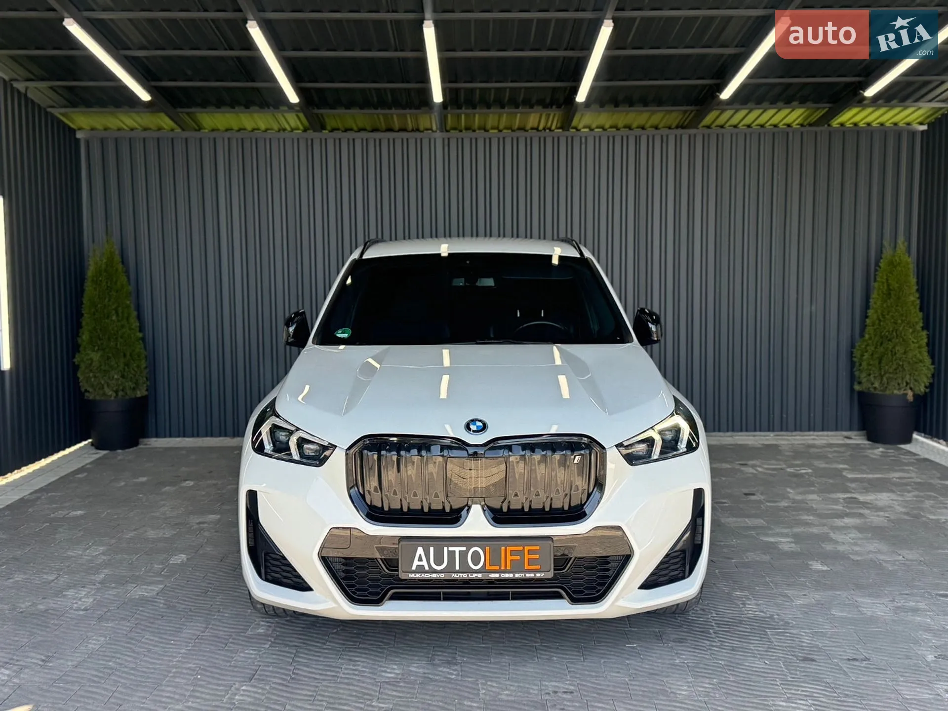 2022 BMW iX1 - мініатюра 2