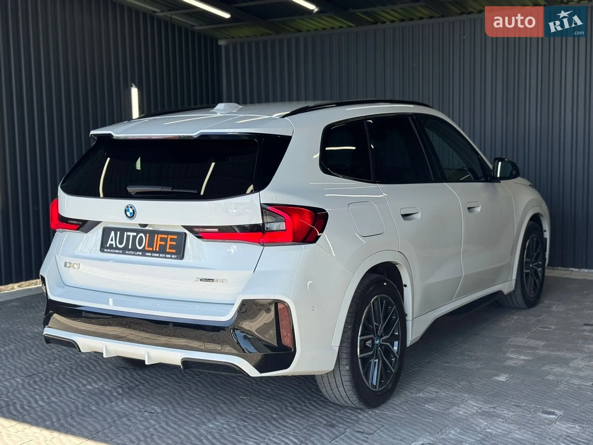 2022 BMW iX1 - мініатюра 7