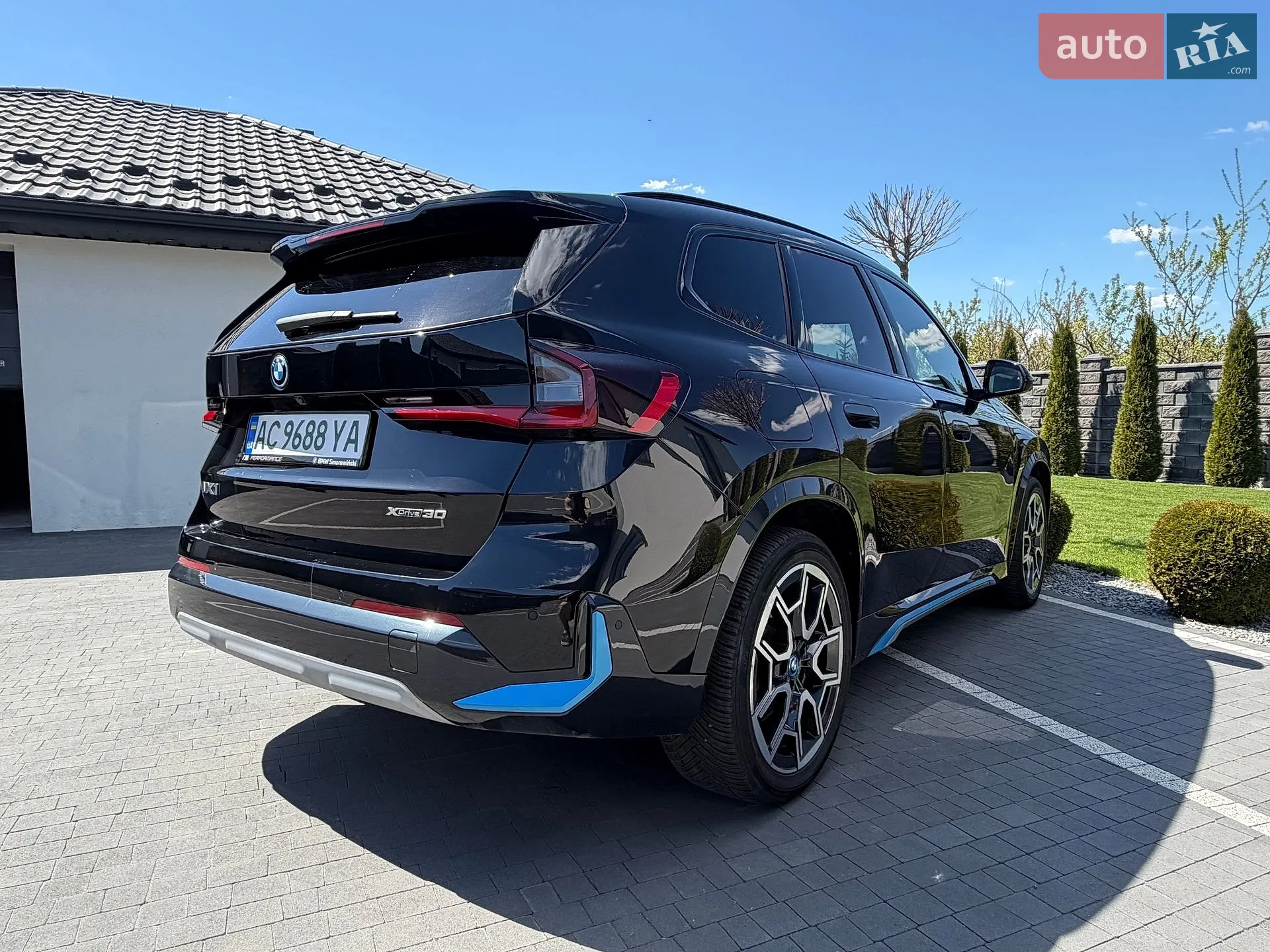 2023 BMW iX1 - мініатюра 8