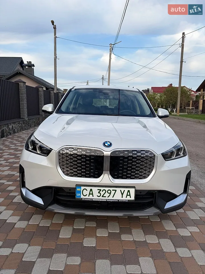 2024 BMW iX1 - мініатюра 23