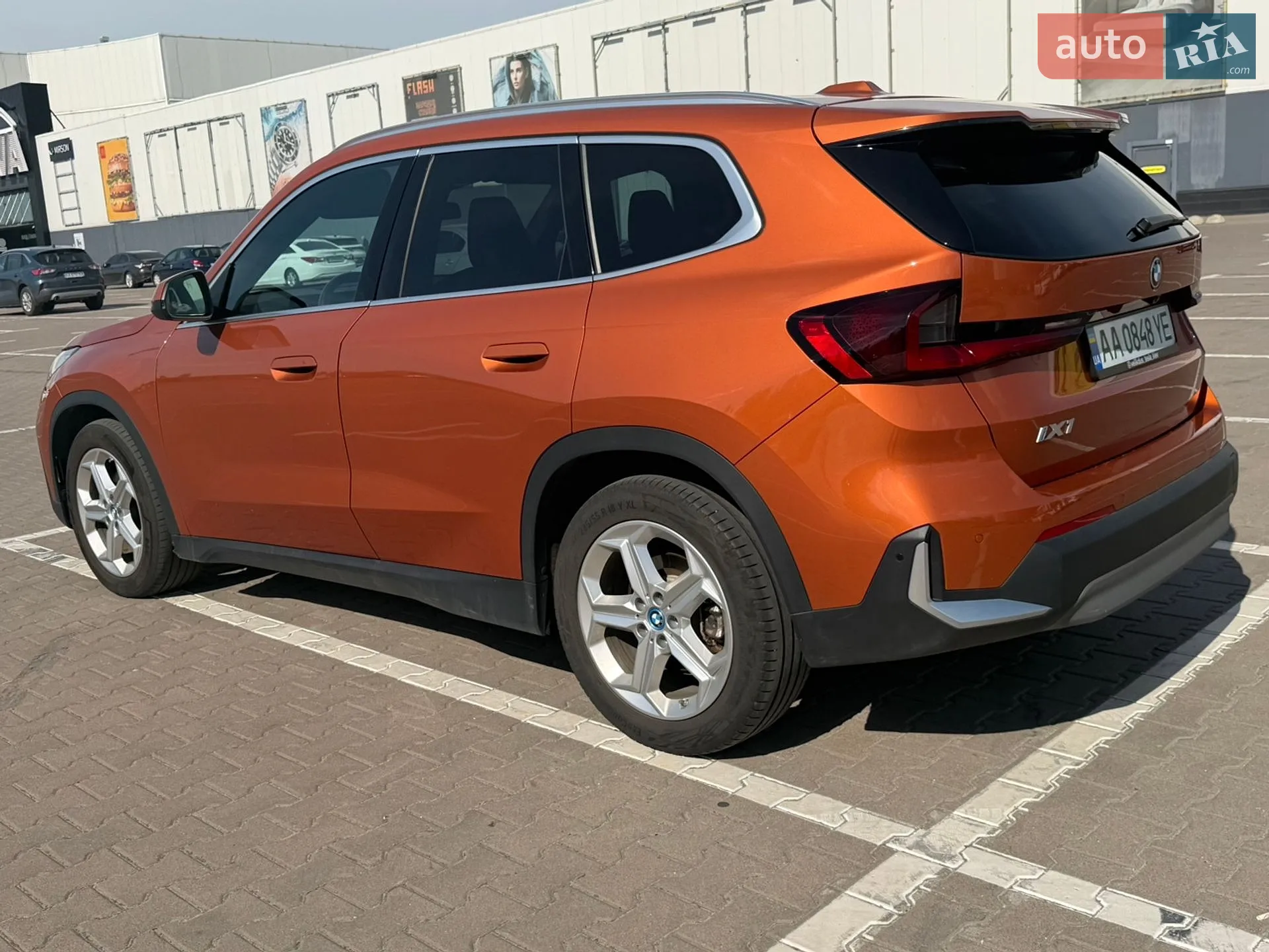 2024 BMW iX1 - мініатюра 6